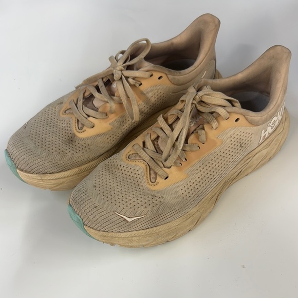 Used Cream pink Arahi 7 Hoka womens size 9B - Picture 1 of 6